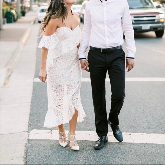 Allen Schwartz Dresses & Skirts - Allen Schwartz White Lace Eleanor Sweetheart Off Shoulder Midi Dress Ruffle 4